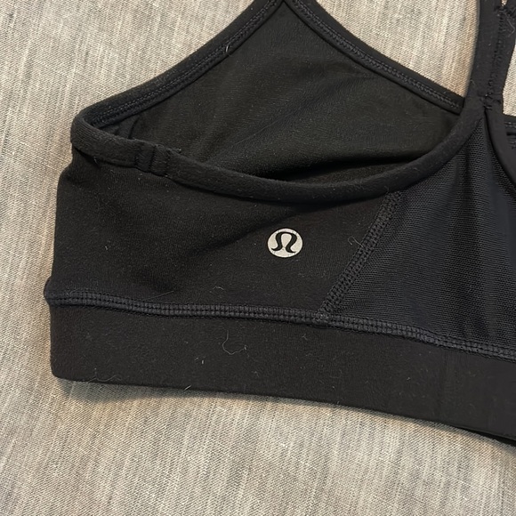 Lululemon Flow Y bra. Mesh detail - Picture 3 of 3